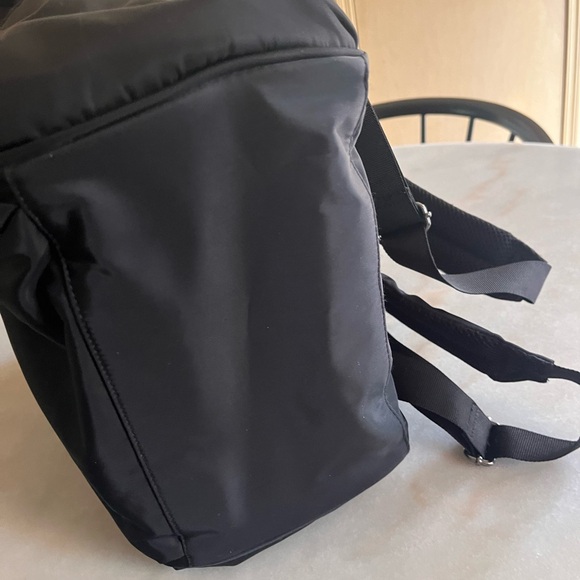 Soho Backpack - Great for travel or daily office trip - Picture 11 of 17